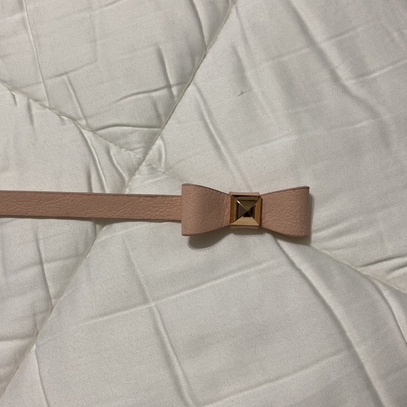 Assorted belts - Picture 11 of 11